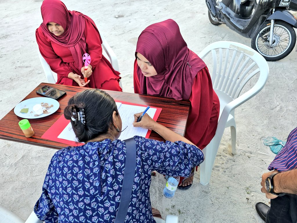 ފާރިސްއަށް ސަޕޯޓް ހޯދުމުގެ މަސައްކަތްކުރިއަށްދަނީ