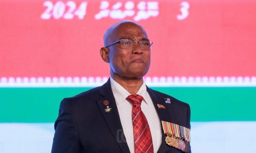 ނިޝާން ޢަސްކަރީގެ ވެރިކަމުގެ ޢިއްޒަތް މޭޖަރ ޖެނެރަލް (ރިޓަޔަރޑް) މޫސާ ޢަލީ ޖަލީލަށް އެރުވުން