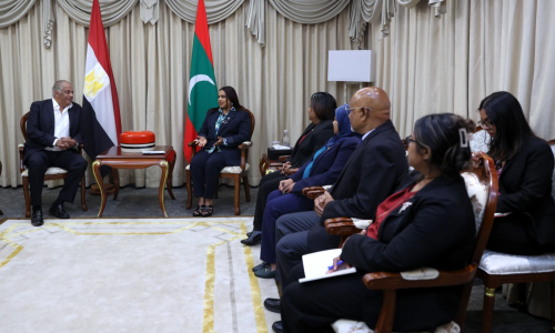 ފޮރިން މިނިސްޓަރުގެ އަރިހަށް މިޞްރުގެ ސަފީރު ވަދާޢީ ޒިޔާރަތެއް ކުރެއްވުން، ފޮޓޯ: ފޮރިން މިނިސްޓްރީ