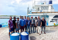 ކަނޑުއޮތްގިރިން މަސްވެރިންނަށް އައިސް ވިއްކަން ފެށުން، ފޮޓޯ: މިފްކޯ