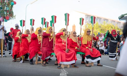 ތިނަދޫ ސިޓީގައި ބޭއްވި މާލި ޕެރޭޑް، ފޮޓޯ: ތިނަދޫ ސިޓީ ކައުންސިލް