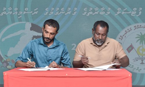 އަރުތަ ފުޓްސަލް މުބާރާތުގެ ރަސްމިޔާތުގެ ތެރެއިން . / ފޮޓޯ: ރ.އަތޮޅު ކައުންސިލް