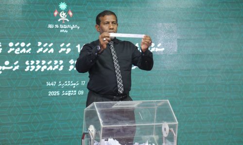ފަޤީރުންގެ ދަފްތަރުގައި ހިމެނޭ މީހުންގެ ތެރެއިން ސަރުކާރުގެ ޚަރަދުގައި ޙައްޖަށް ފޮނުވާ 50 ޙައްޖުވެރިން ހުވުން، ފޮޓޯ: އިސްލާމިކް މިނިސްޓްރީ