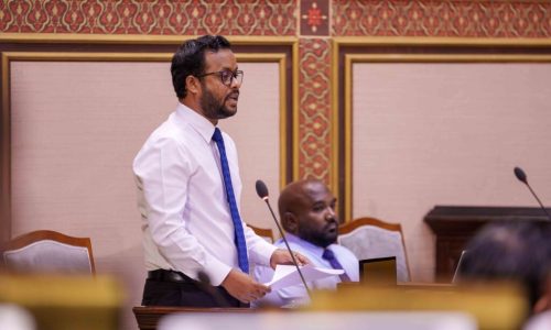 ނިސްޓަރ އޮފް ހައުސިންގ، ލޭންޑް އެންޑް އާބަން ޑިވެލޮޕްމަންޓް ޑރ. އަބްދުﷲ މުއްތަލިބު / ފޮޓޯ: މަޖިލިސް