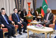 ރައީސުލްޖުމްހޫރިއްޔާގެ އަރިހަށް ޕީޕަލްސް ނެޝަނަލް ކޮންގްރެސް އޮފް ޗައިނާގެ 14ވަނަ ސްޓޭންޑިންގ ކޮމިޓީގެ ވައިސްޗެއަރމަން، އިޙްތިރާމުގެ ޒިޔާރަތެއް ކުރެއްވުން، ފޮޓޯ: ރައީސް އޮފީސް