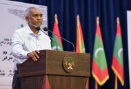 ހައްދުންމަތީ ފޮނަދޫ ރައްޔިތުންނާ ބައްދަލުކުރެއްވުމަށް ބޭއްވި ޖަލްސާގައި، ފޮޓޯ: ރައީސް އޮފީސް