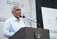 ރައީސް ޑރ. މުޢިއްޒު ފުނަދޫ ރައްޔިތުންނާ ބައްދަލުކުރެއްވުން، ފޮޓޯ: ރައީސް އޮފީސް