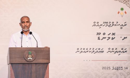 ރައީސުލްޖުމްހޫރިއްޔާ، ށ. ކޮމަންޑޫ ރައްޔިތުންނާ ބައްދަލުކުރެއްވުން، ފޮޓޯ: ރައީސް އޮފީސް