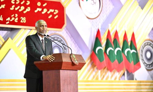 މިނިވަންދުވަހުގެ މުނާސަބަތުގައި  ސޯޝަލް ސެންޓަރުގައި ބޭއްވި މިނިވަން ދުވަހުގެ ރަސްމީ ޖަލްސާގައި، ފޮޓޯ: ރައީސް އޮފީސް
