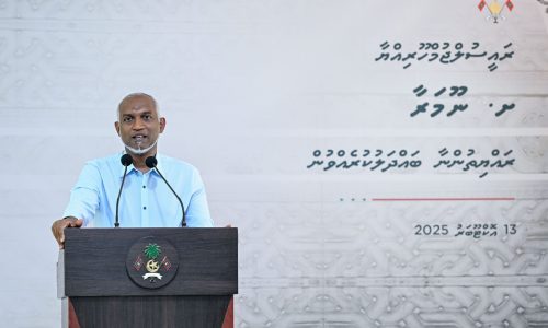ރައީސް މުޢިއްްޒު ނޫމަރާ ރައްޔިތުންނާ ބައްދަލުކުރެއްވުން, ފޮޓޯ: ރައީސް އޮފީސް