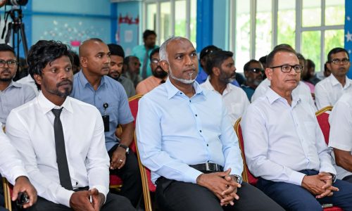 ރައީސް މުޢިއްްޒު ނޫމަރާ ރައްޔިތުންނާ ބައްދަލުކުރެއްވުން, ފޮޓޯ: ރައީސް އޮފީސް