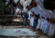 pray